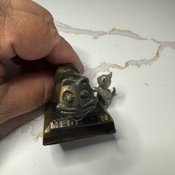 Metallic Cat Figurine Set of 2 - Picture 11 of 14